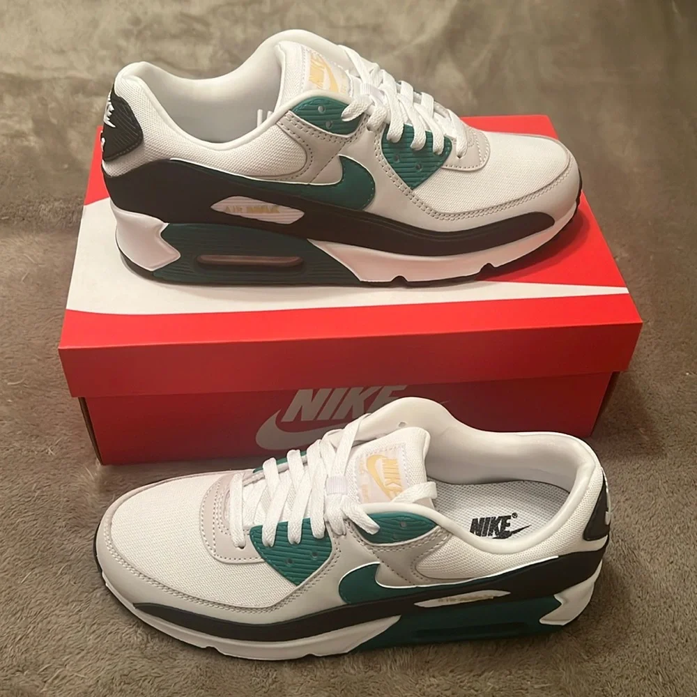 New mens size 10.5 NIKE AIR MAX 90 - Picture 2 of 6